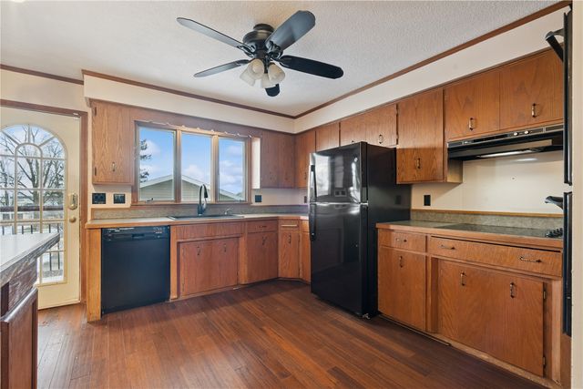 107 Washington Street, Center Point, IA 52213