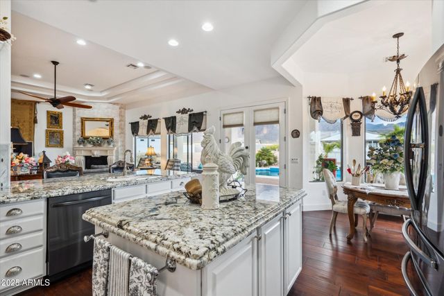 619 N SUN Road, Apache Junction, AZ 85119