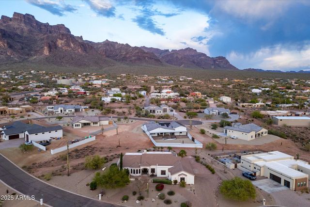 619 N SUN Road, Apache Junction, AZ 85119