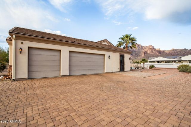 619 N SUN Road, Apache Junction, AZ 85119