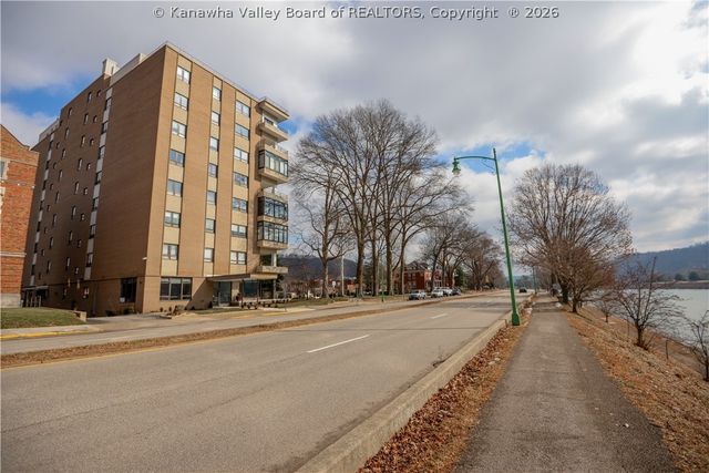 1578 Kanawha Boulevard E 8B, Charleston, WV 25311