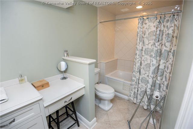 1578 Kanawha Boulevard E 8B, Charleston, WV 25311