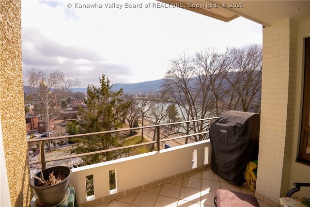 1578 Kanawha Boulevard E 8B, Charleston, WV 25311