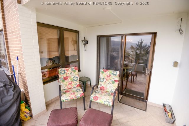 1578 Kanawha Boulevard E 8B, Charleston, WV 25311