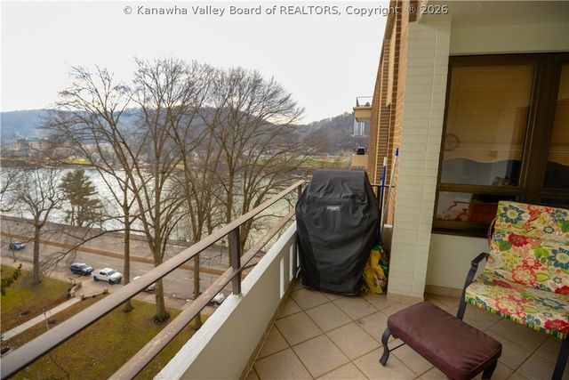 1578 Kanawha Boulevard E 8B, Charleston, WV 25311