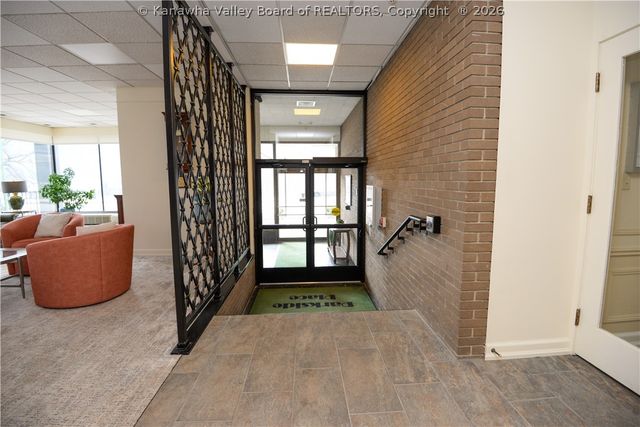 1578 Kanawha Boulevard E 8B, Charleston, WV 25311