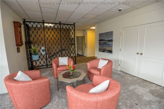 1578 Kanawha Boulevard E 8B, Charleston, WV 25311