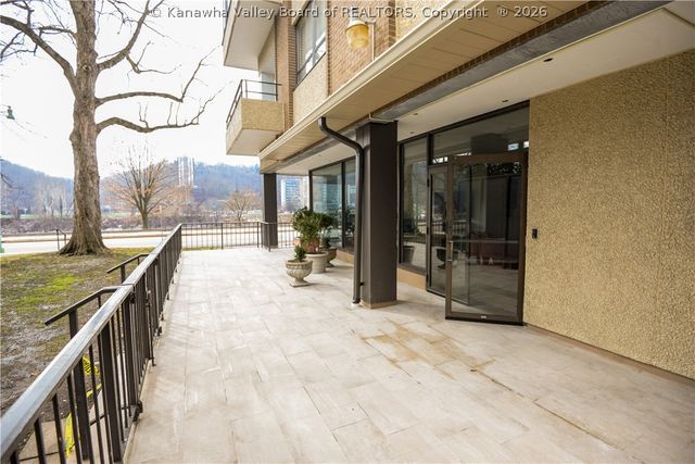 1578 Kanawha Boulevard E 8B, Charleston, WV 25311