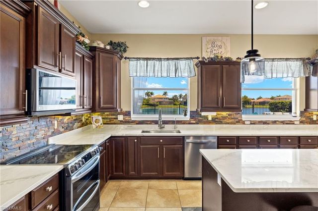17007 Wrigley CIR, Fort Myers, FL 33908