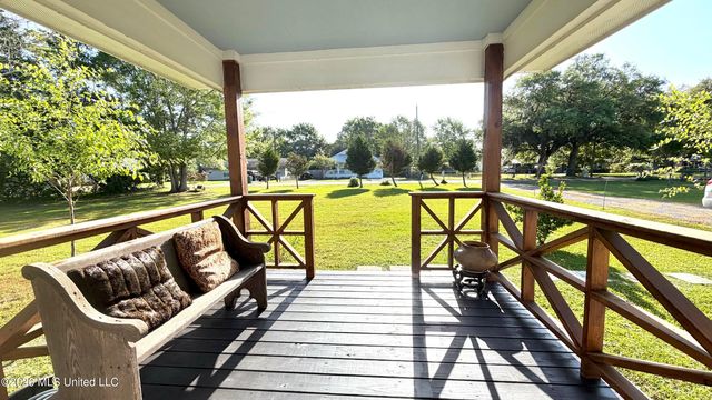 625 Saint Joseph Street, Waveland, MS 39576