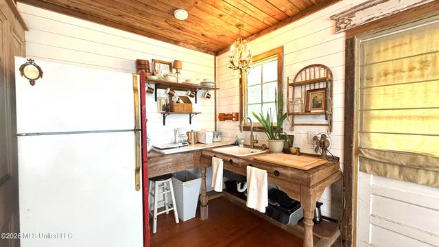625 Saint Joseph Street, Waveland, MS 39576