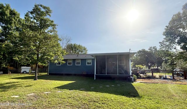 625 Saint Joseph Street, Waveland, MS 39576