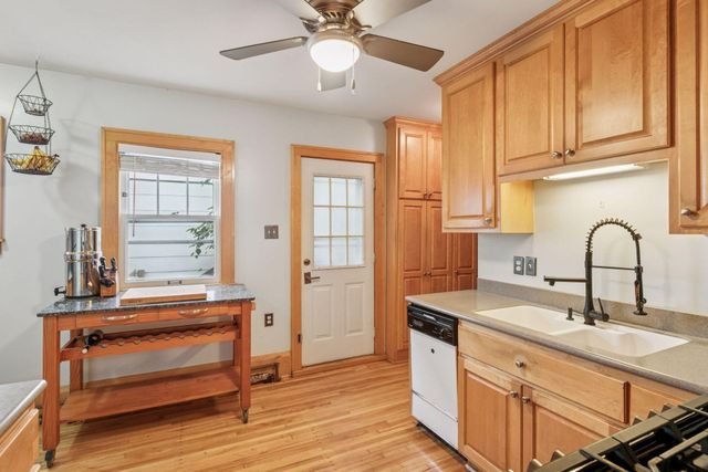 1434 Minnehaha Avenue W, Saint Paul, MN 55104