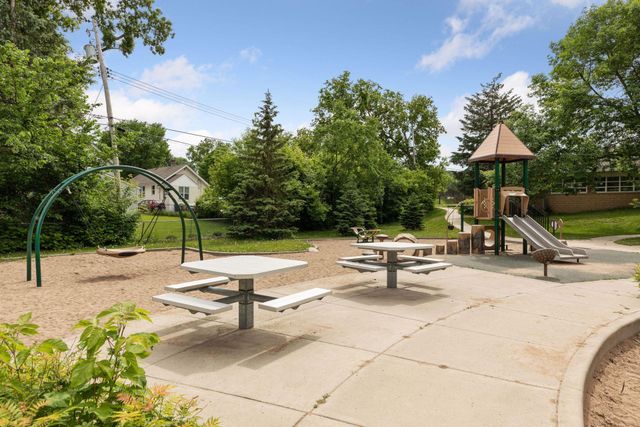 1434 Minnehaha Avenue W, Saint Paul, MN 55104