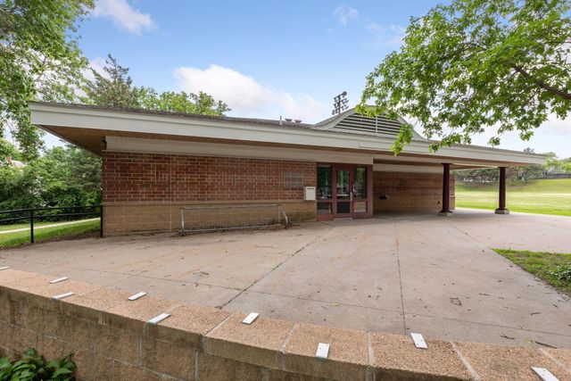 1434 Minnehaha Avenue W, Saint Paul, MN 55104