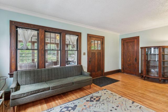 1434 Minnehaha Avenue W, Saint Paul, MN 55104