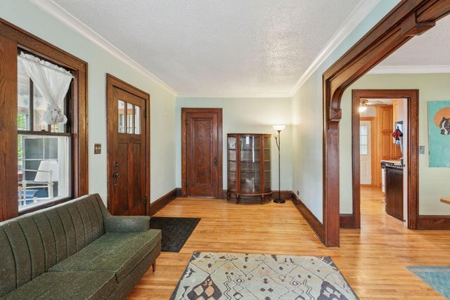1434 Minnehaha Avenue W, Saint Paul, MN 55104