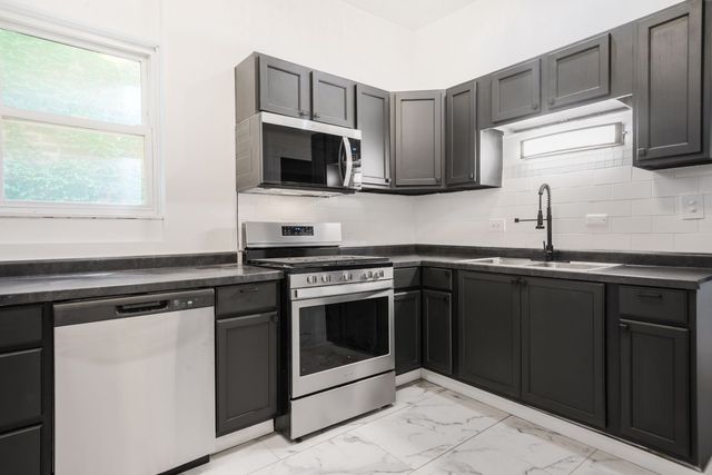 6923 S Vernon Avenue 1, Chicago, IL 60637