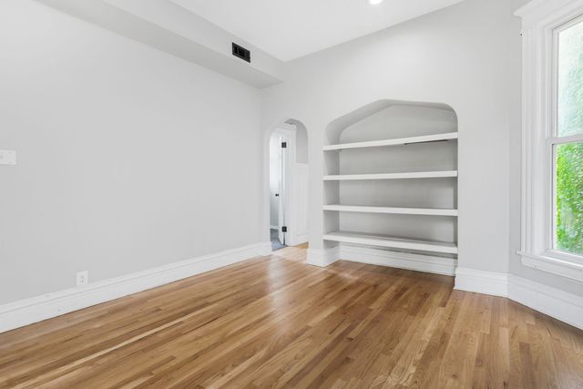 6923 S Vernon Avenue 1, Chicago, IL 60637