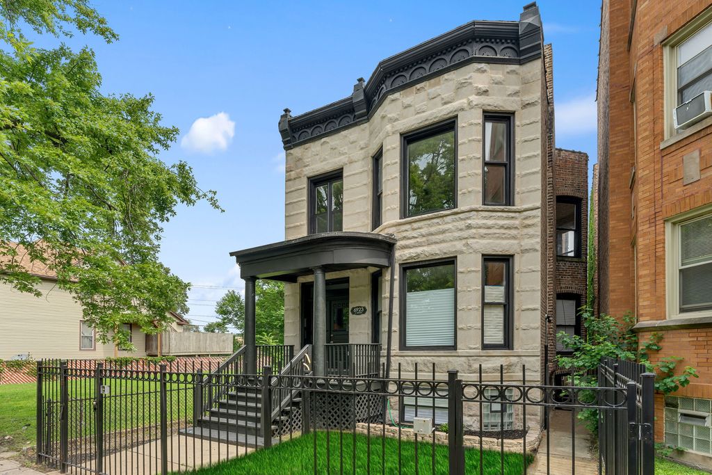 6923 S Vernon Avenue 1, Chicago, IL 60637