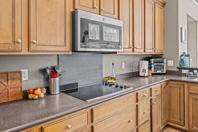 7338 Kestrel Trail, Hanahan, SC 29410