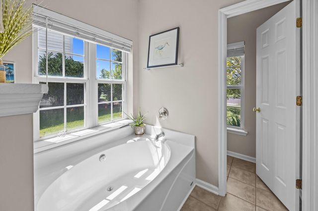 7338 Kestrel Trail, Hanahan, SC 29410