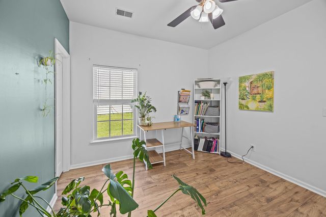 7338 Kestrel Trail, Hanahan, SC 29410