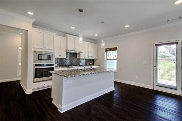 7107 Branch Creek Cove, Flowery Branch, GA 30542