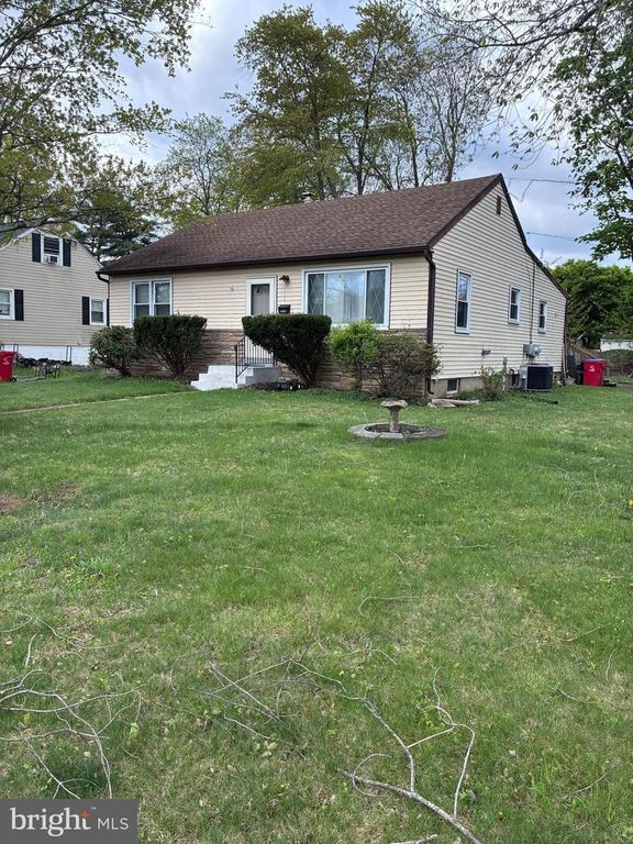 400 MAPLE ST, Warminster, PA 18974