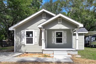 1317 E Becht Avenue, Pascagoula, MS 39567