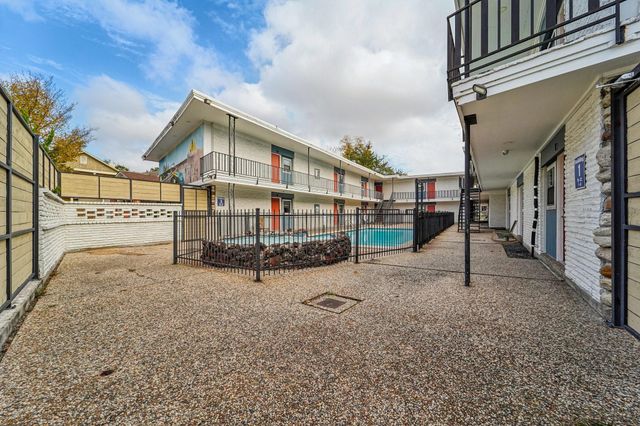 2810 Beauchamp Street 6, Houston, TX 77009