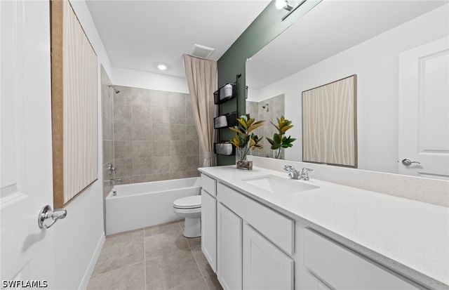 605 Oasis Lake PL, Lehigh Acres, FL 33974