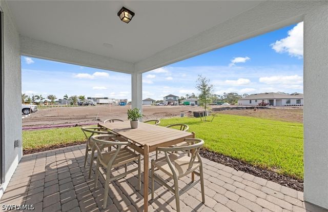 605 Oasis Lake PL, Lehigh Acres, FL 33974