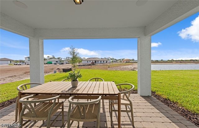 605 Oasis Lake PL, Lehigh Acres, FL 33974