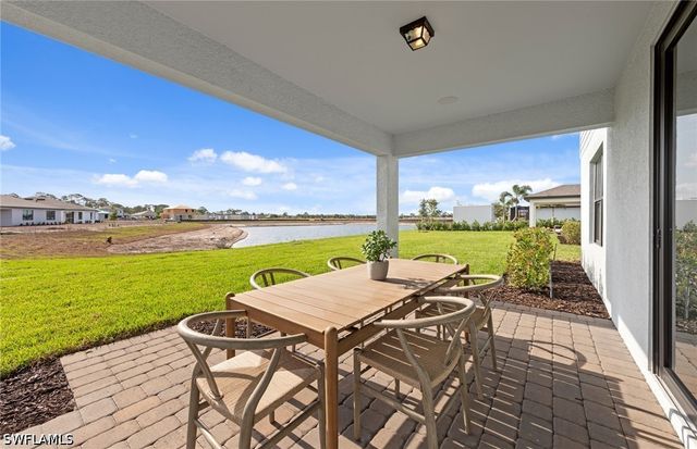 605 Oasis Lake PL, Lehigh Acres, FL 33974