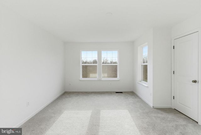 121 COURTHOUSE DR, Martinsburg, WV 25404