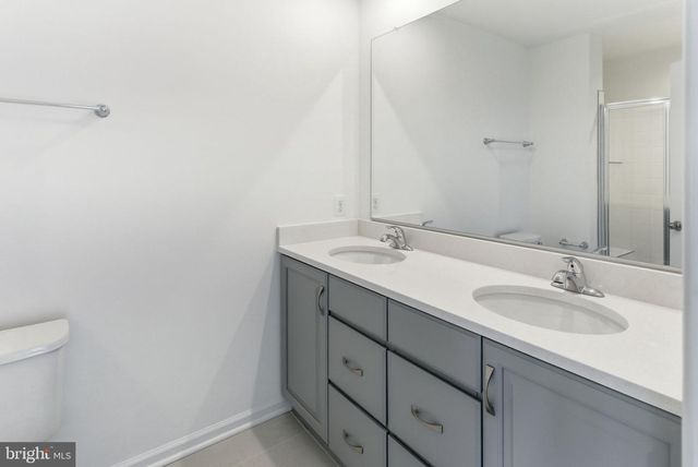 121 COURTHOUSE DR, Martinsburg, WV 25404