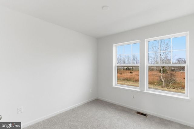 121 COURTHOUSE DR, Martinsburg, WV 25404