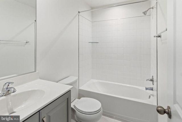 121 COURTHOUSE DR, Martinsburg, WV 25404