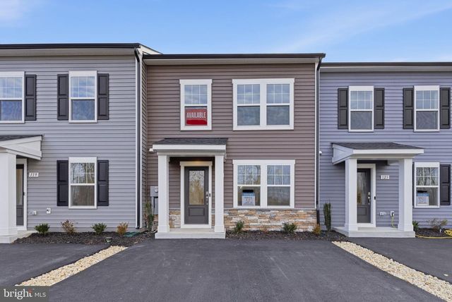 121 COURTHOUSE DR, Martinsburg, WV 25404