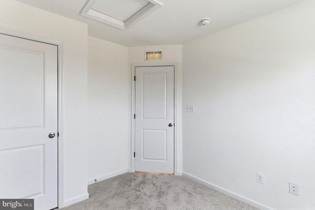 121 COURTHOUSE DR, Martinsburg, WV 25404