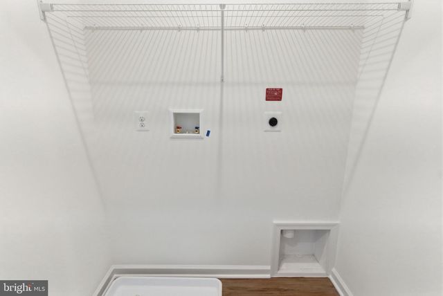 121 COURTHOUSE DR, Martinsburg, WV 25404