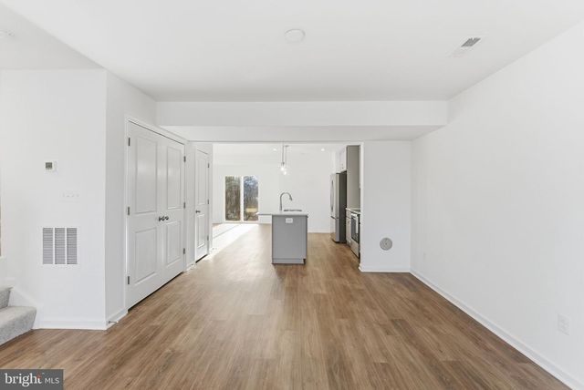 121 COURTHOUSE DR, Martinsburg, WV 25404