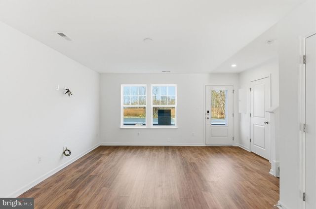 121 COURTHOUSE DR, Martinsburg, WV 25404