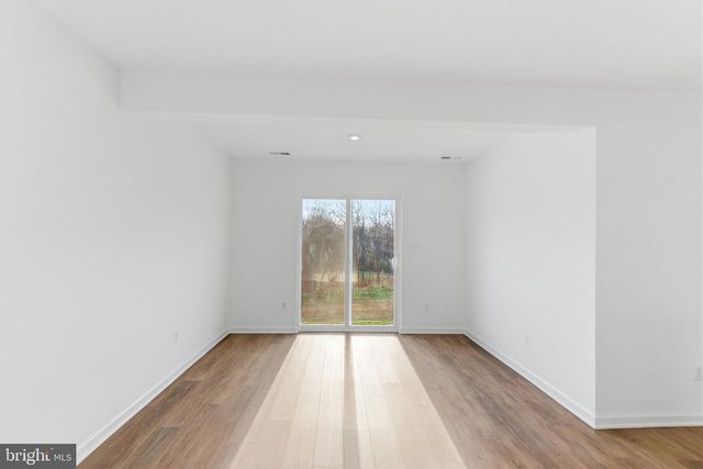 121 COURTHOUSE DR, Martinsburg, WV 25404