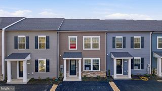 121 COURTHOUSE DR, Martinsburg, WV 25404