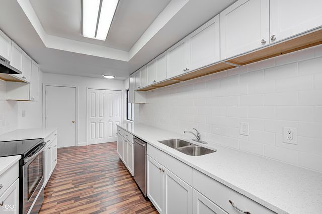 5097 Vantage Point Road B 2, Avon, IN 46123