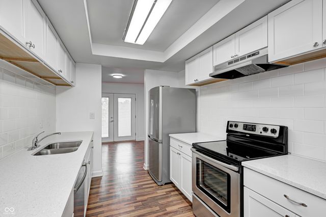 5097 Vantage Point Road B 2, Avon, IN 46123