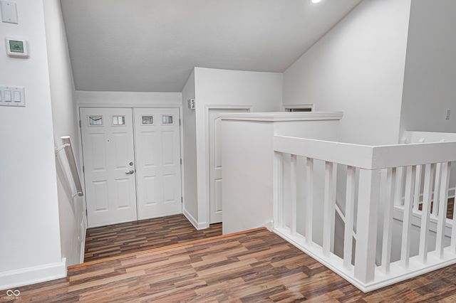 5097 Vantage Point Road B 2, Avon, IN 46123