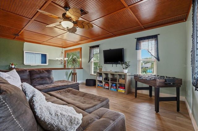 1314 OLEANDER DRIVE, Tarpon Springs, FL 34689